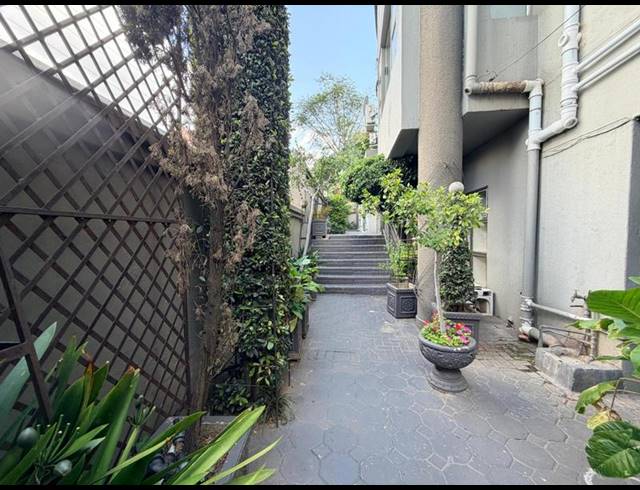 7 BEDROOM HOUSE FOR SALE IN CLAUDIUS